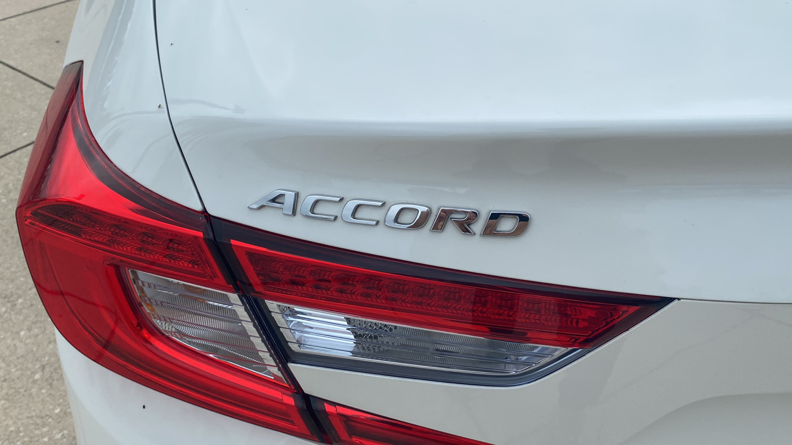 2019 Honda Accord Hybrid Touring 10