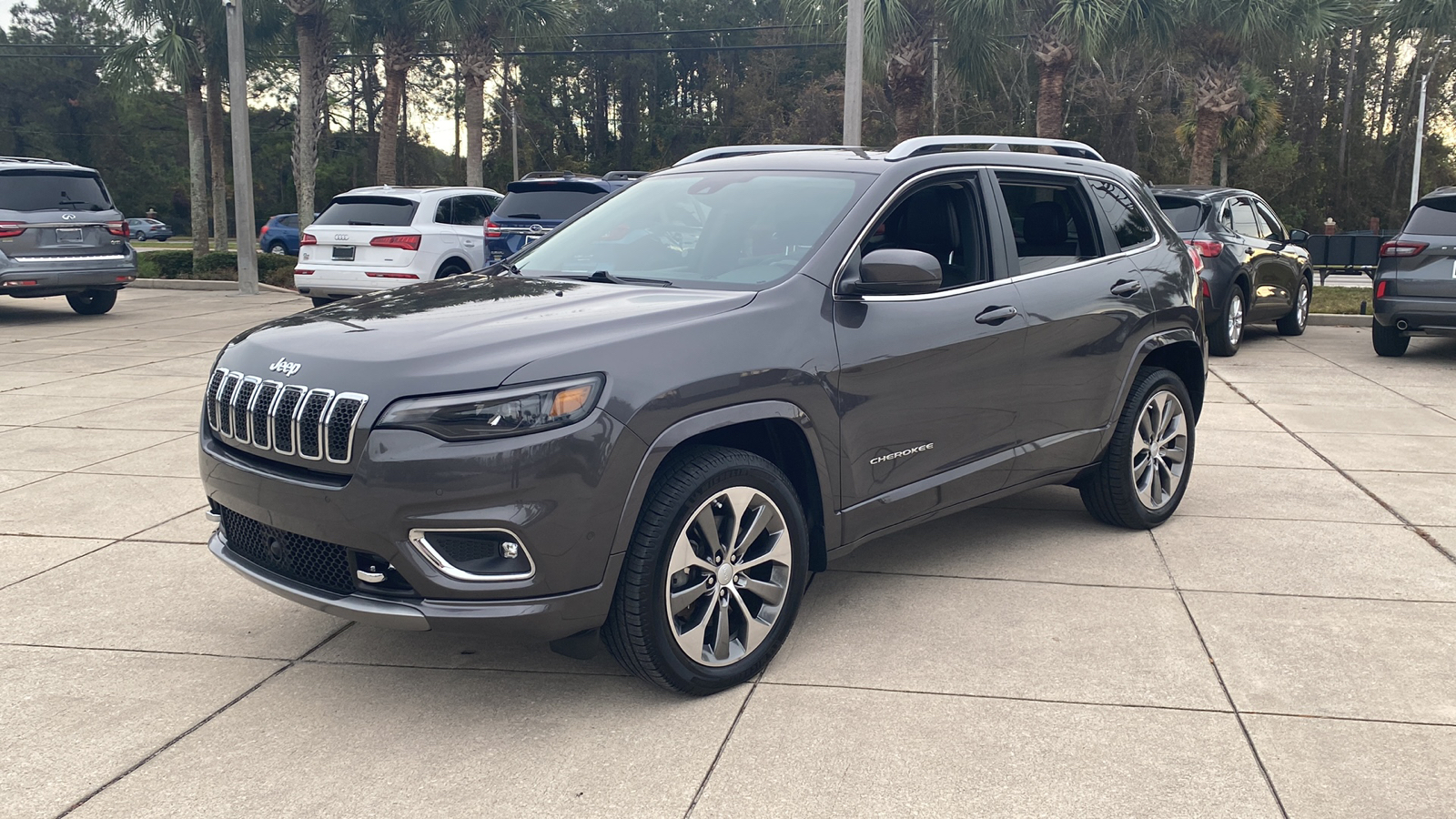 2019 Jeep Cherokee Overland 2