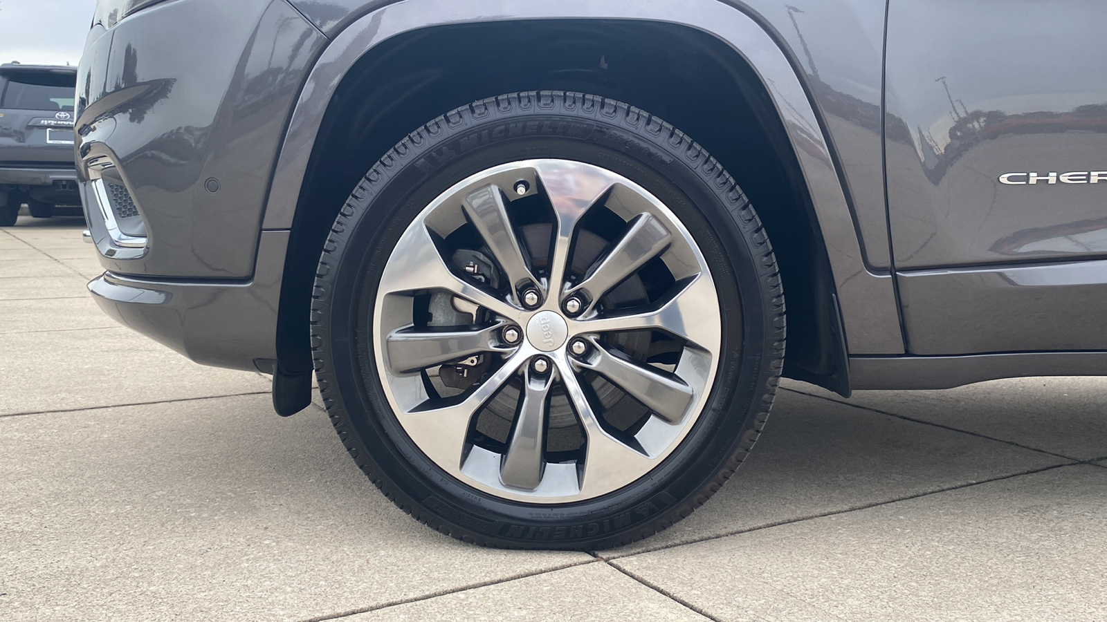 2019 Jeep Cherokee Overland 9