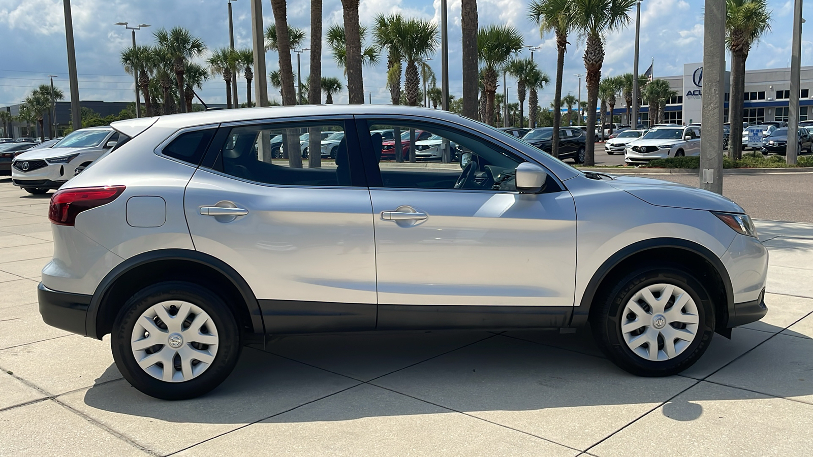 2019 Nissan Rogue Sport S 27