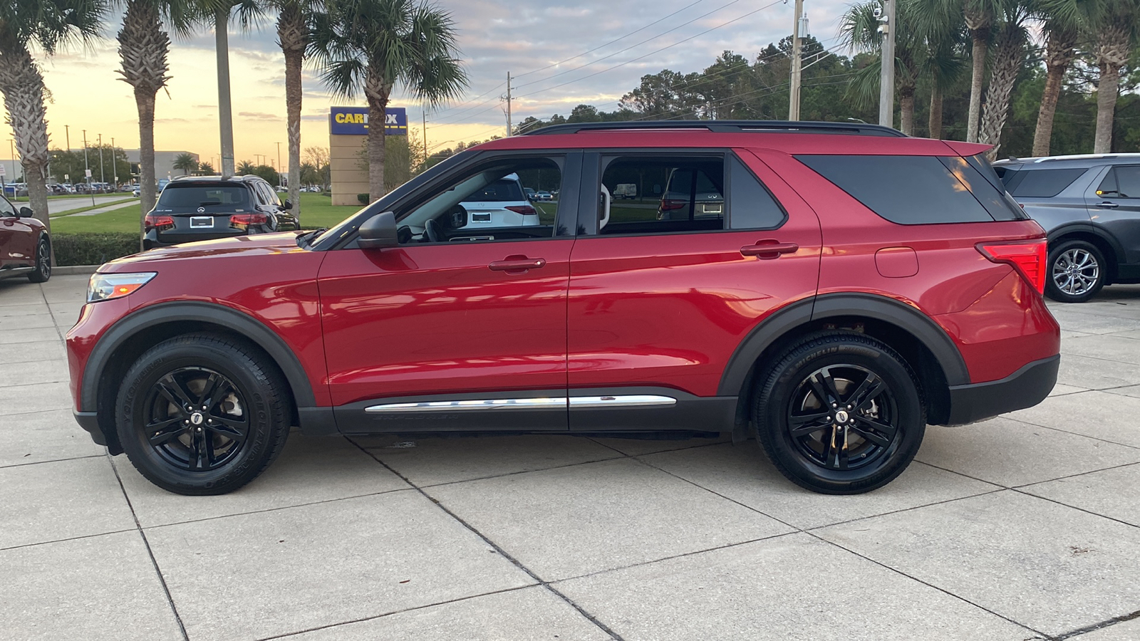 2020 Ford Explorer XLT 4