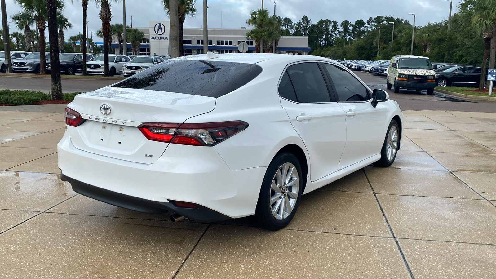 2021 Toyota Camry LE 32