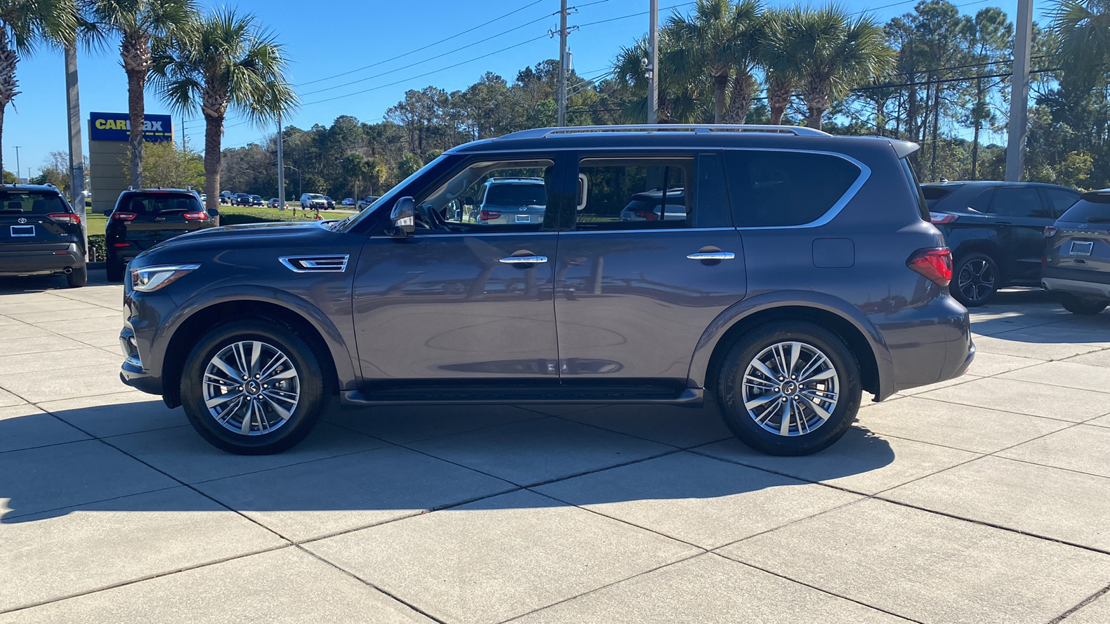 2022 INFINITI QX80 Luxe 4