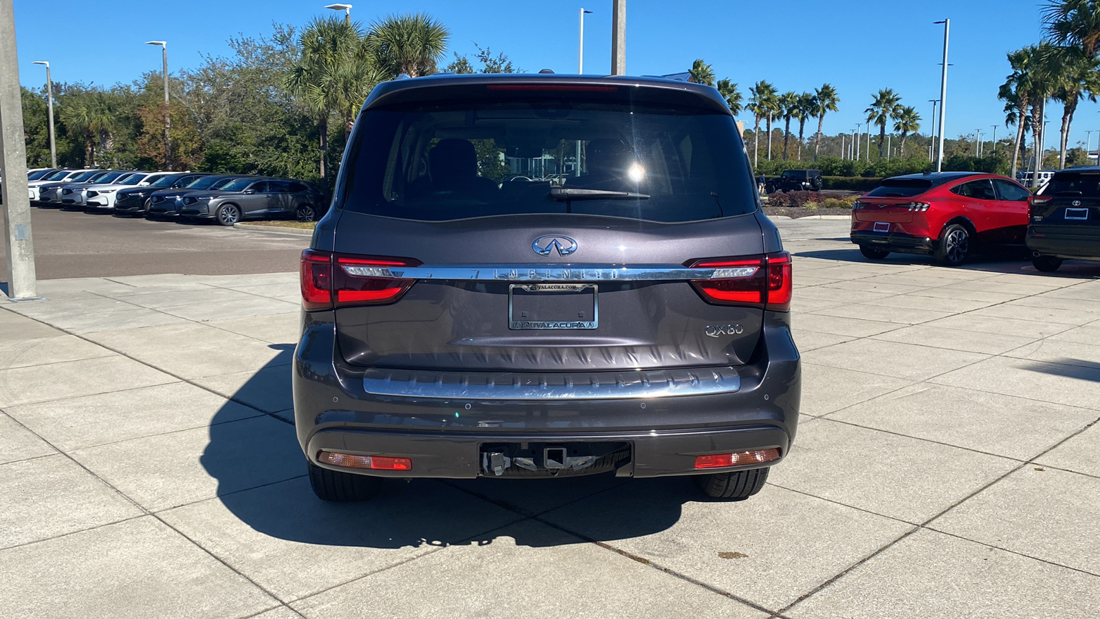 2022 INFINITI QX80 Luxe 6