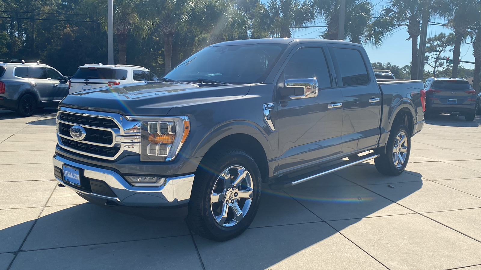 2022 Ford F-150 XLT 2