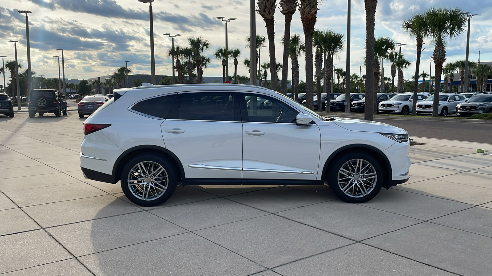 2022 Acura MDX w/Advance Package 32