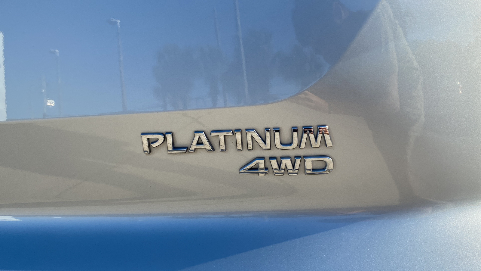 2023 Nissan Pathfinder Platinum 8