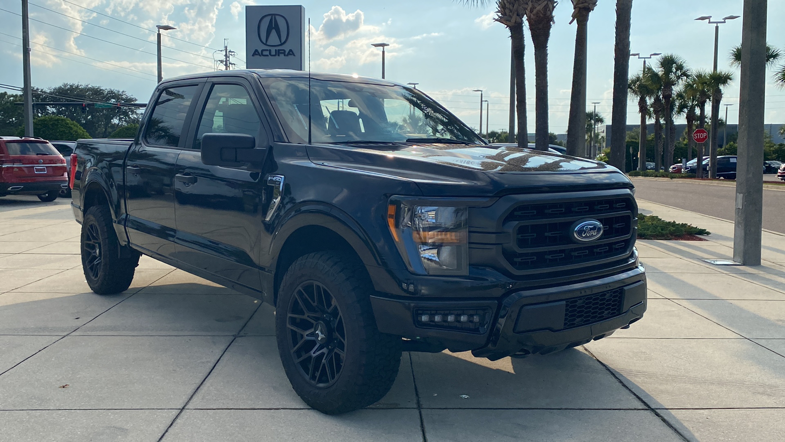 2023 Ford F-150 XLT 2