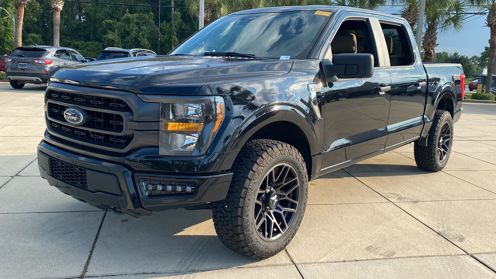 2023 Ford F-150 XLT 4