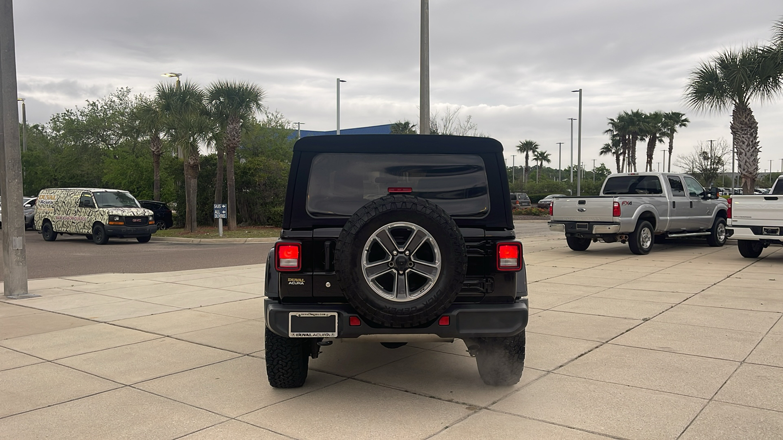 2018 Jeep Wrangler Unlimited Sahara 29