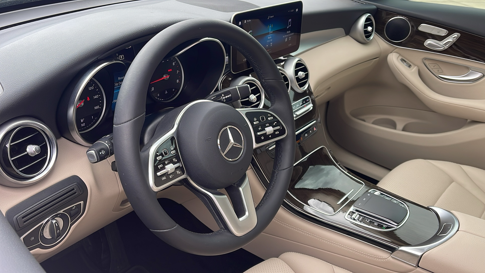 2021 Mercedes-Benz GLC GLC 300 9