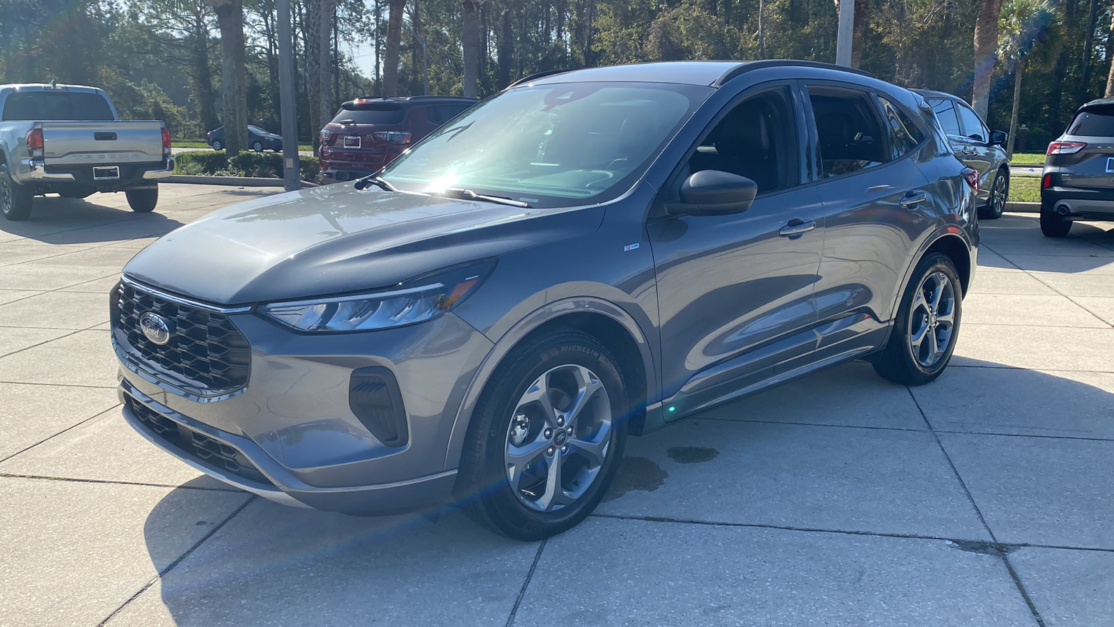 2023 Ford Escape ST-Line 2