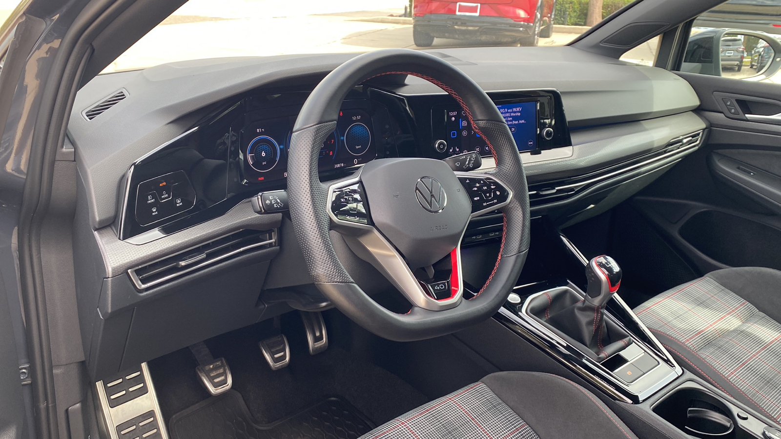 2023 Volkswagen Golf GTI 40th Anniversary Edition 3