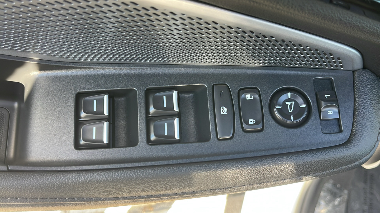 2025 Acura MDX Base 24