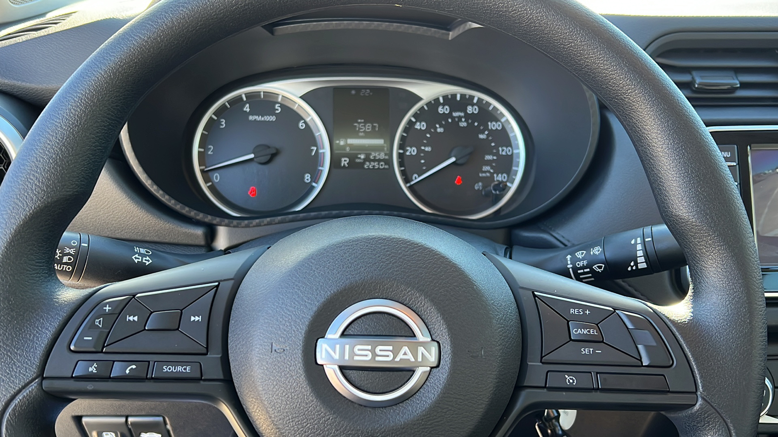 2023 Nissan Versa 1.6 S 27