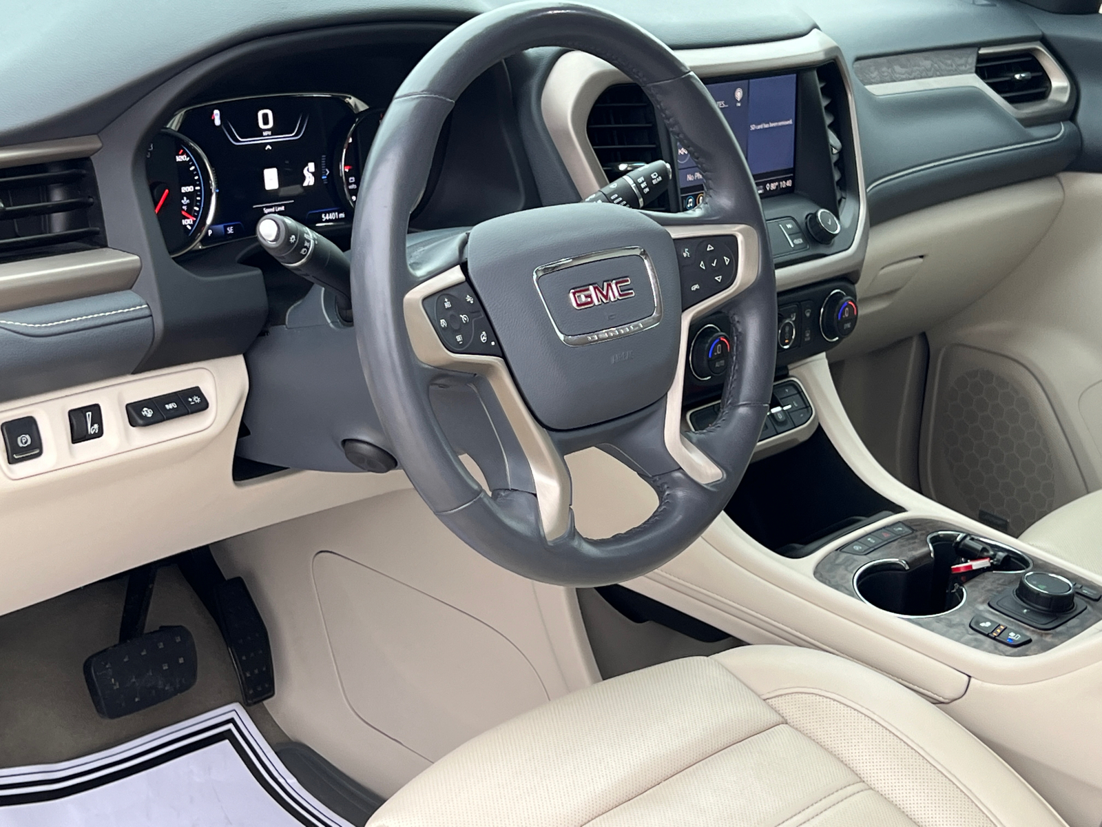 2020 GMC Acadia Denali 24