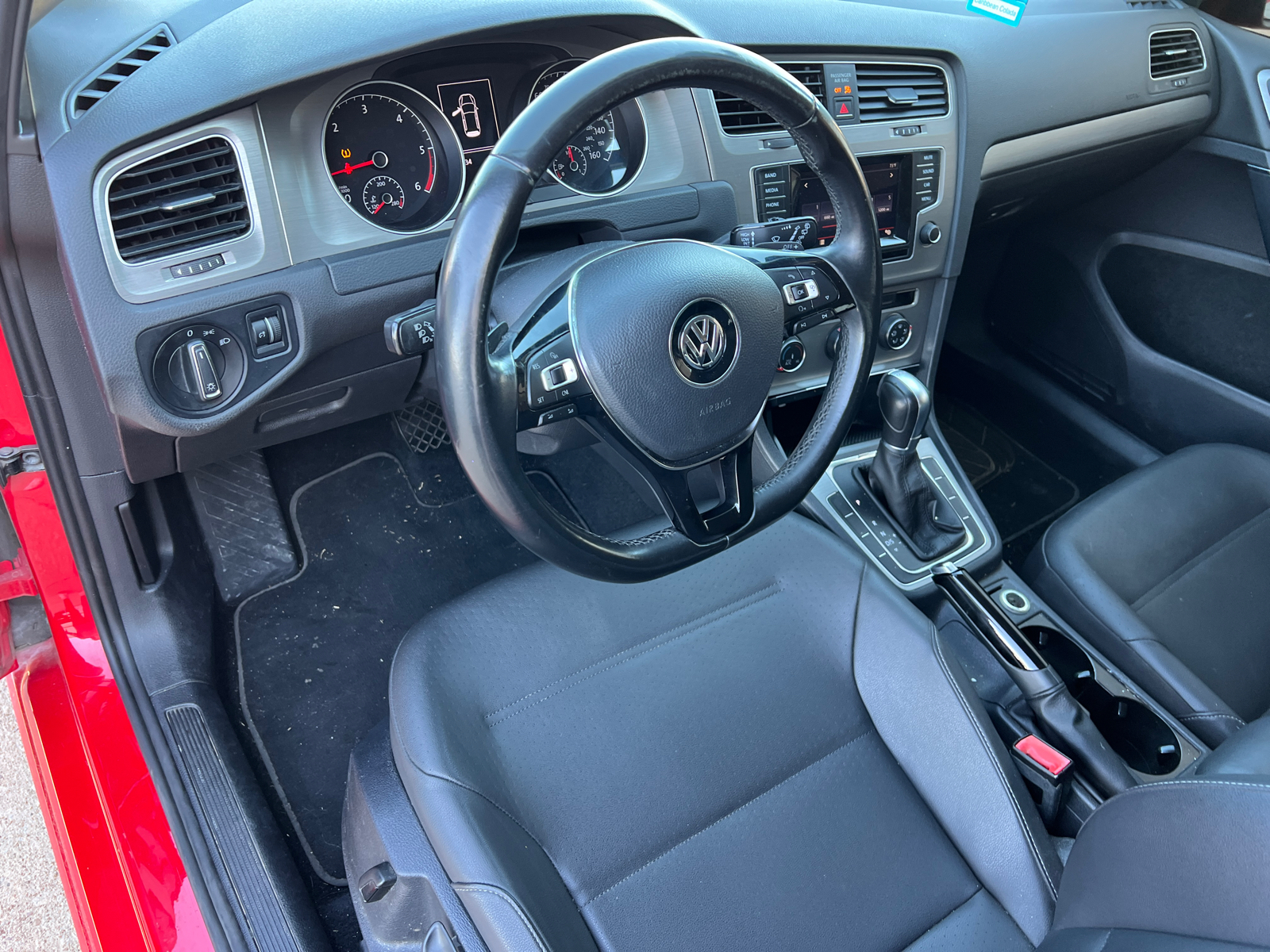 2015 Volkswagen Golf SE 9