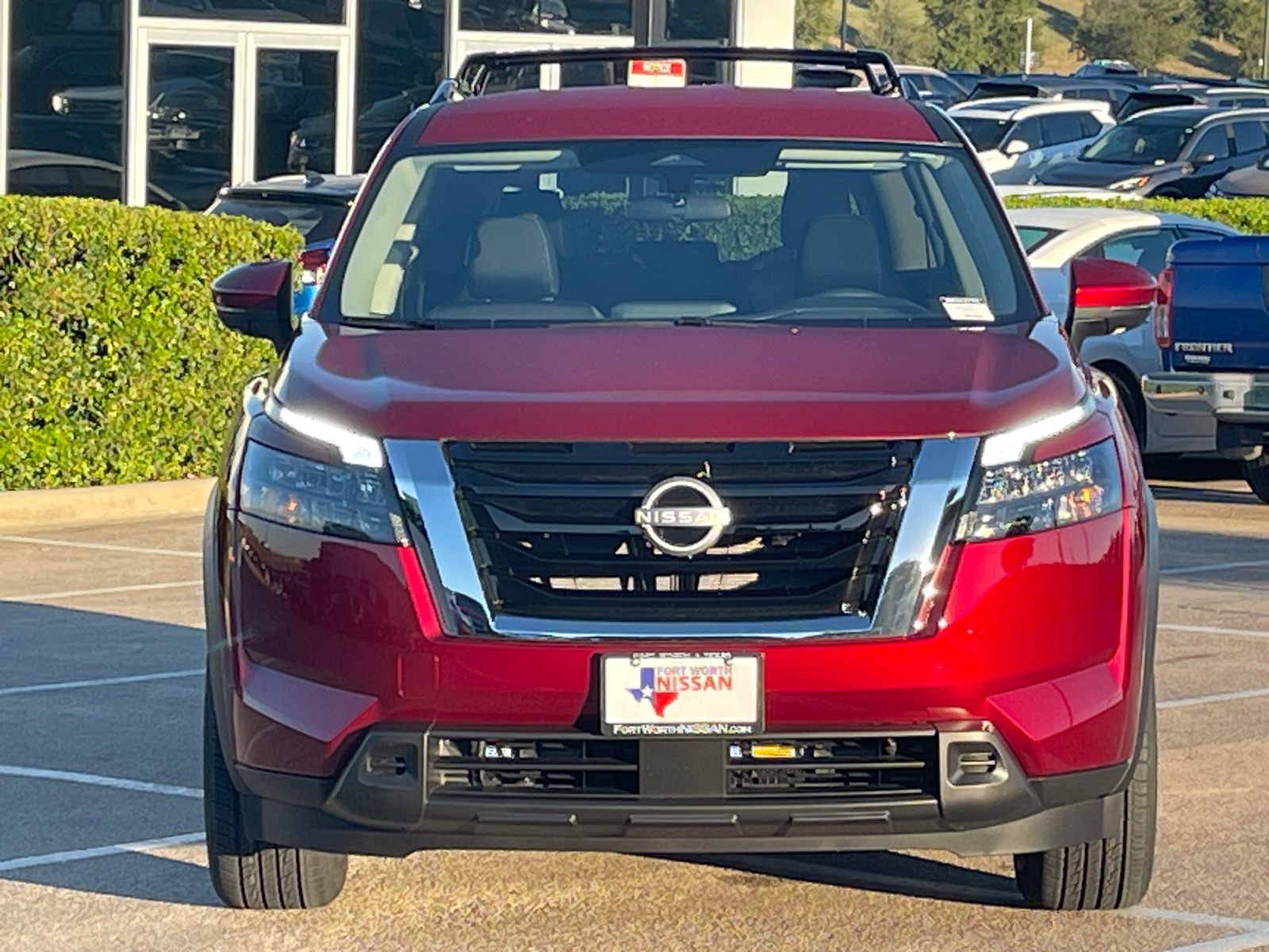 2024 Nissan Pathfinder SV 2