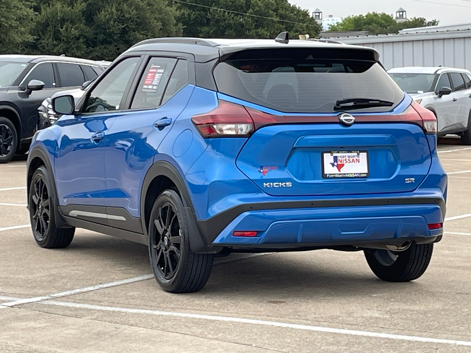 2023 Nissan Kicks SR 6