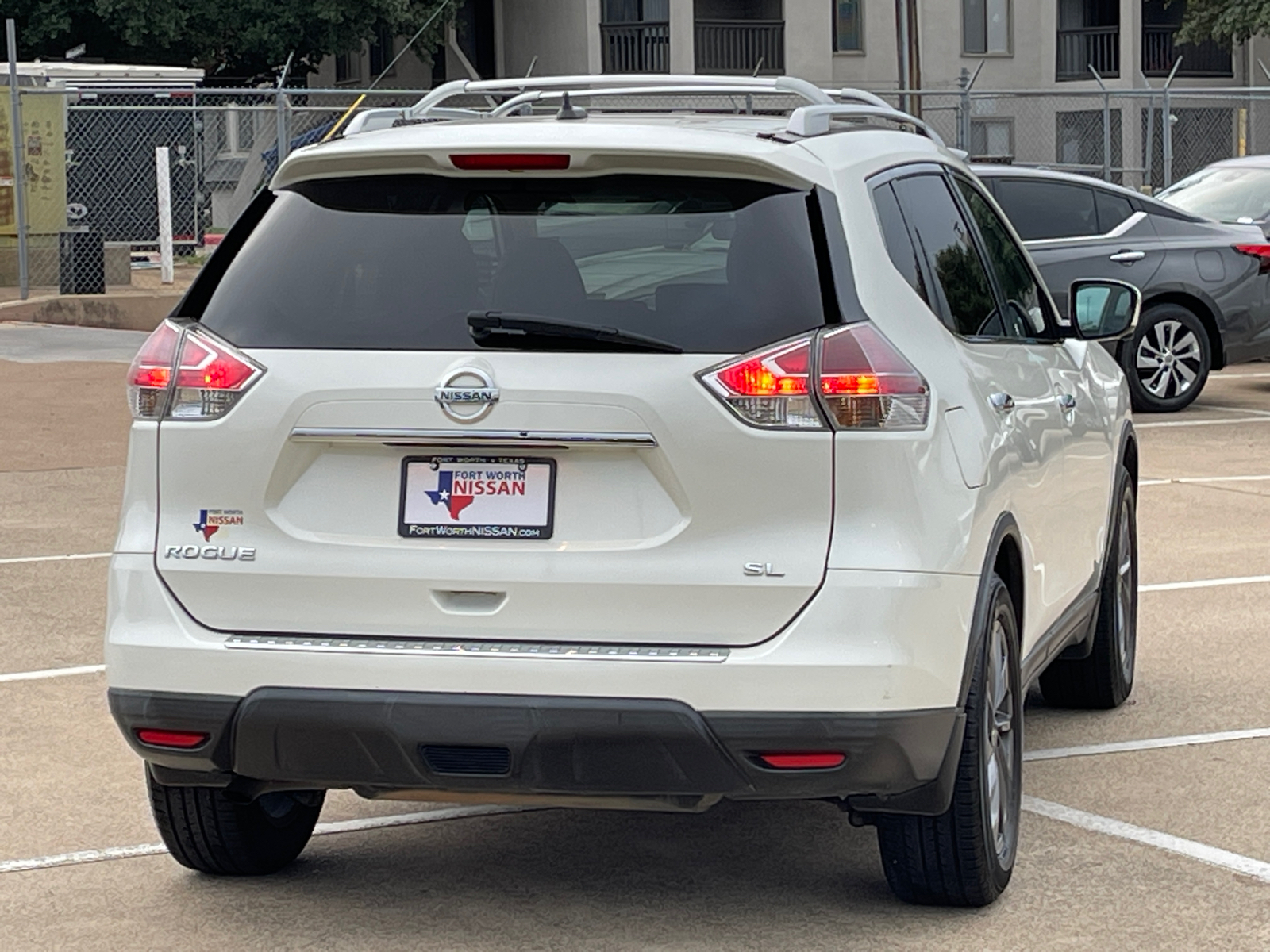 2016 Nissan Rogue SL 8