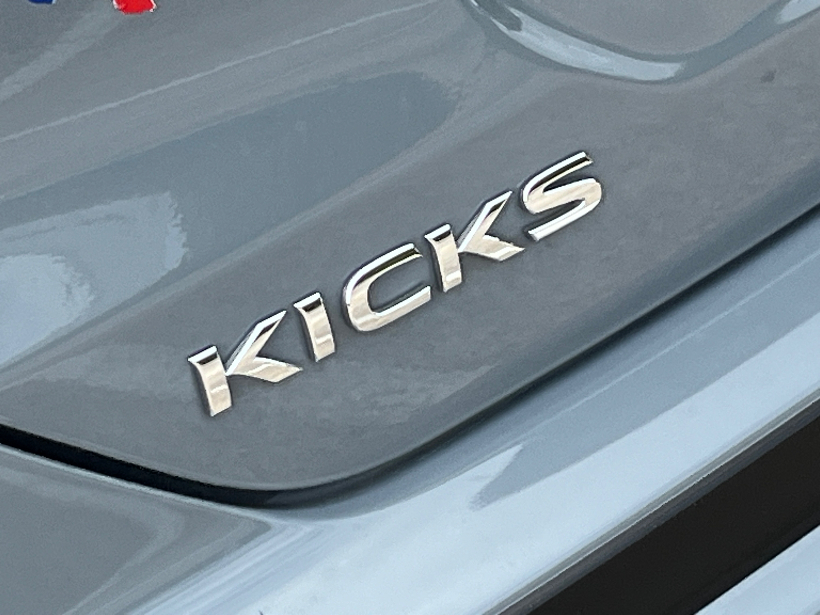 2023 Nissan Kicks SR 11