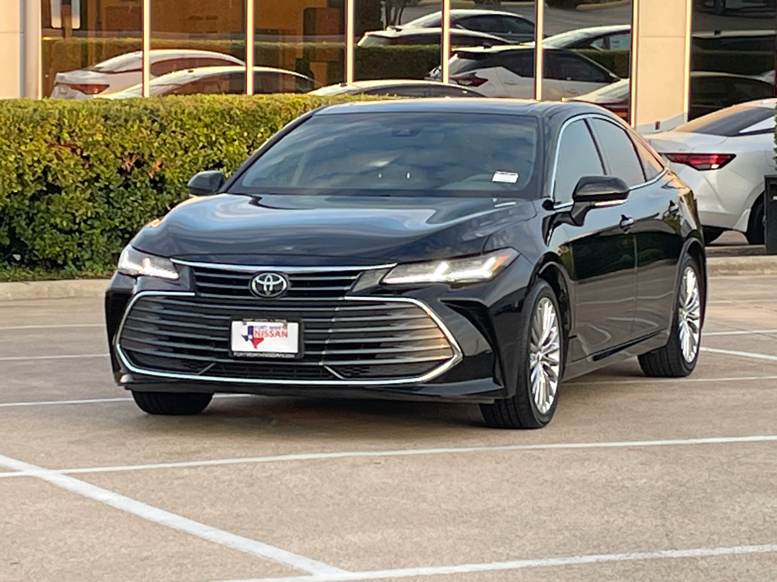 2019 Toyota Avalon Limited 3