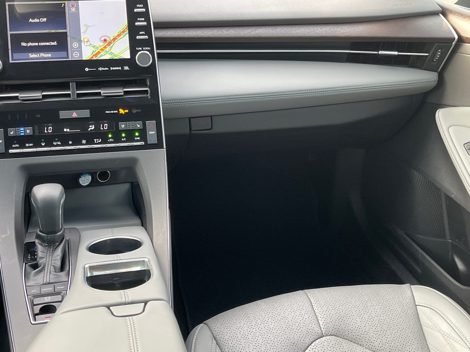 2019 Toyota Avalon Limited 16