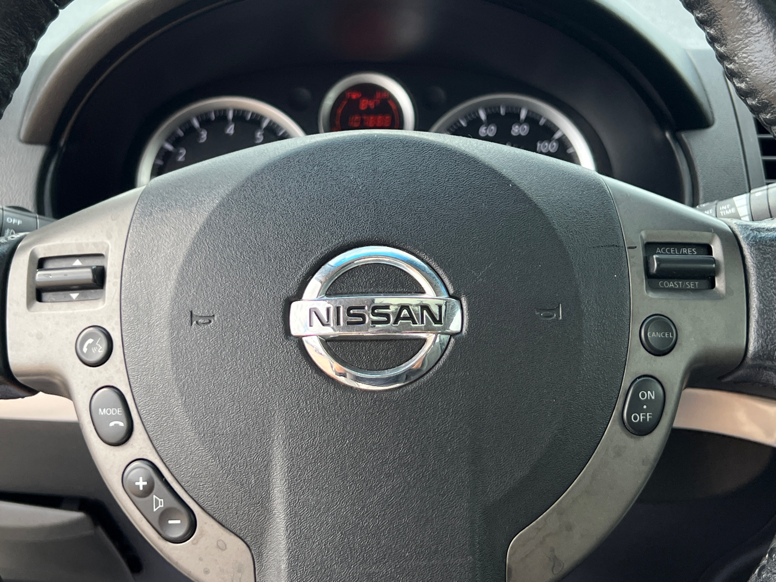2012 Nissan Sentra 2.0 SR 27