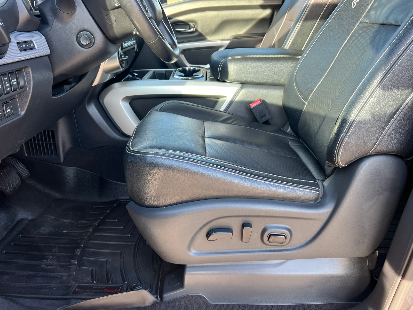 2019 Nissan Titan PRO-4X 22