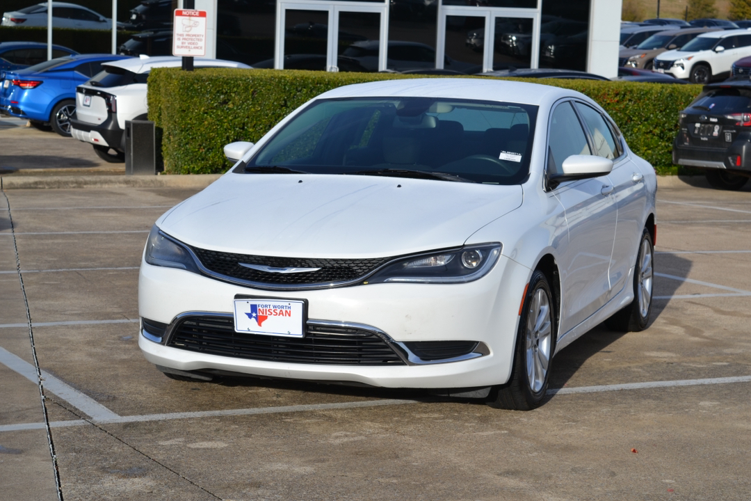 2015 Chrysler 200 Limited 3