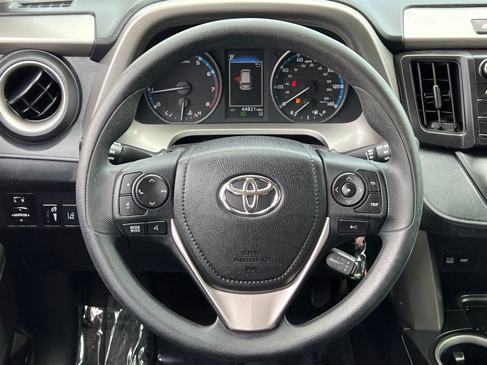 2018 Toyota RAV4 LE 16