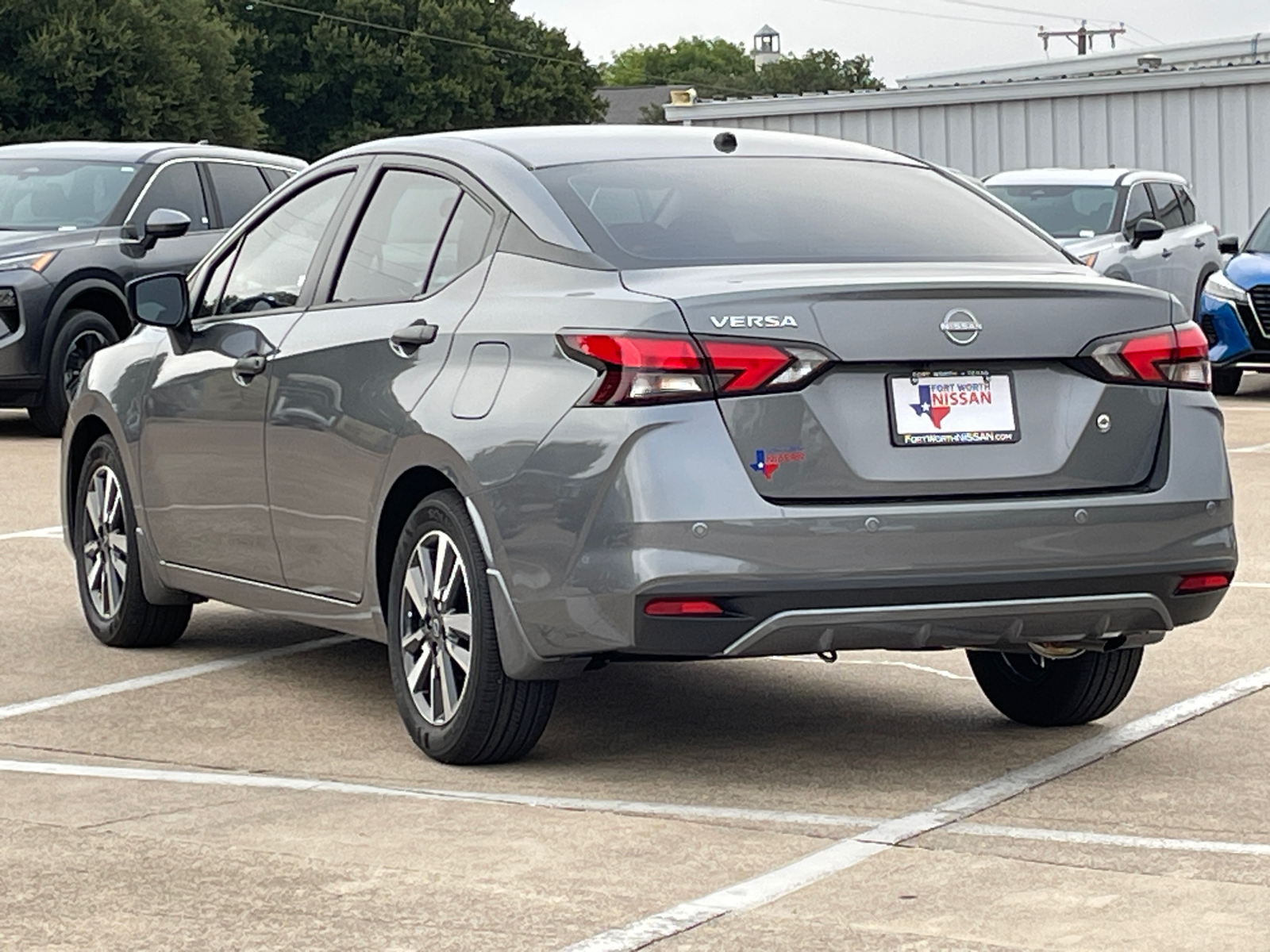 2024 Nissan Versa 1.6 S 6