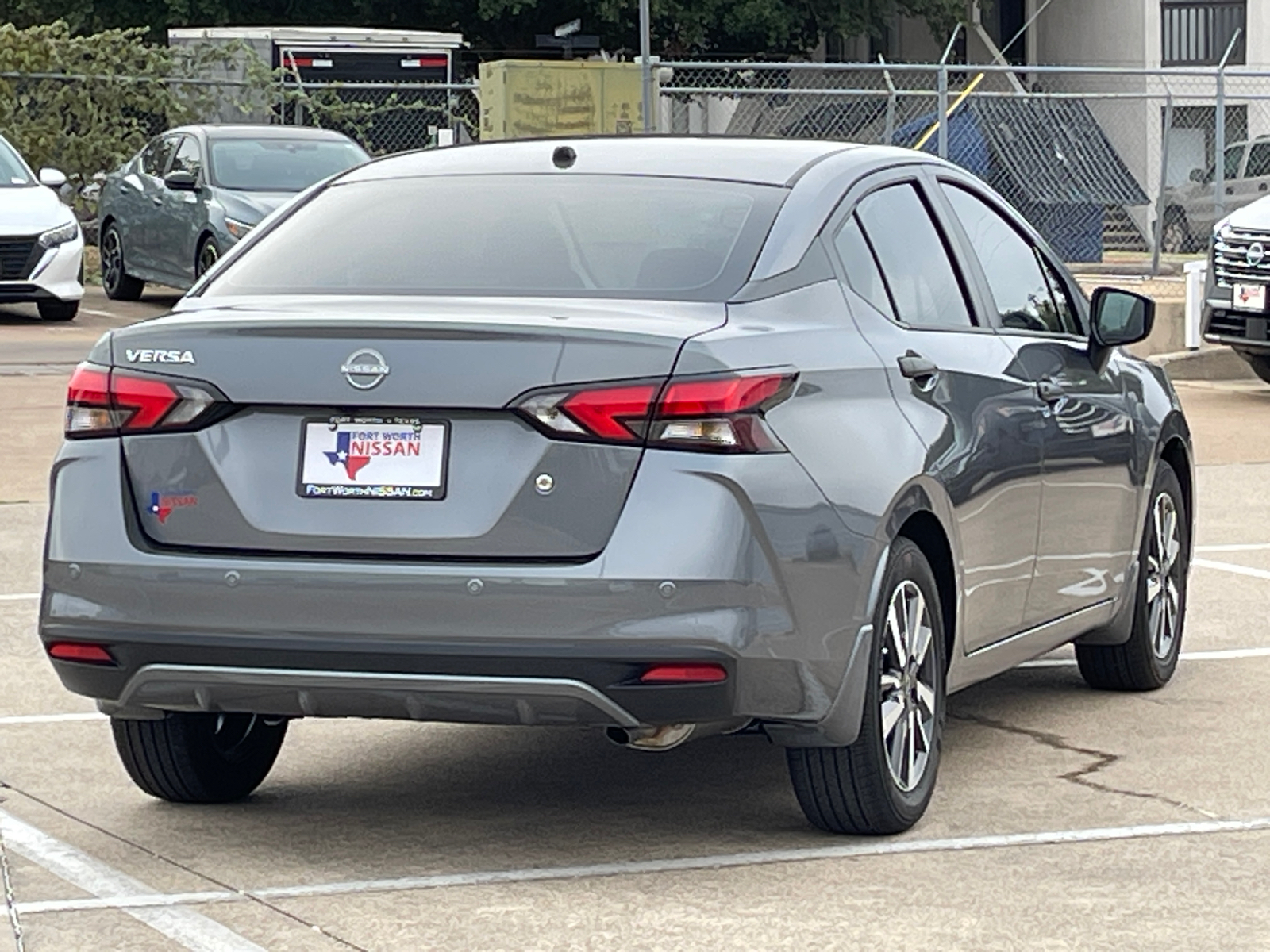 2024 Nissan Versa 1.6 S 8