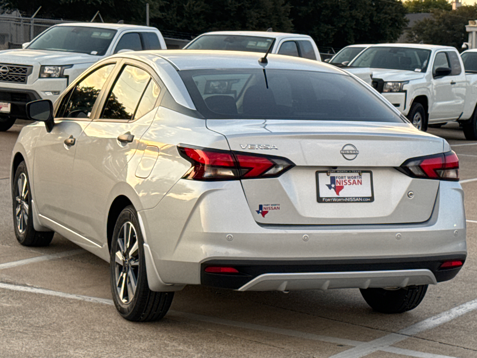 2024 Nissan Versa 1.6 S 6