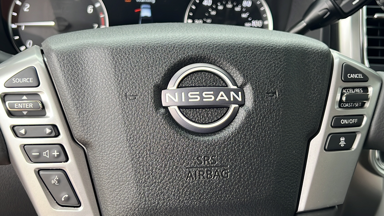 2024 Nissan Titan SV 26