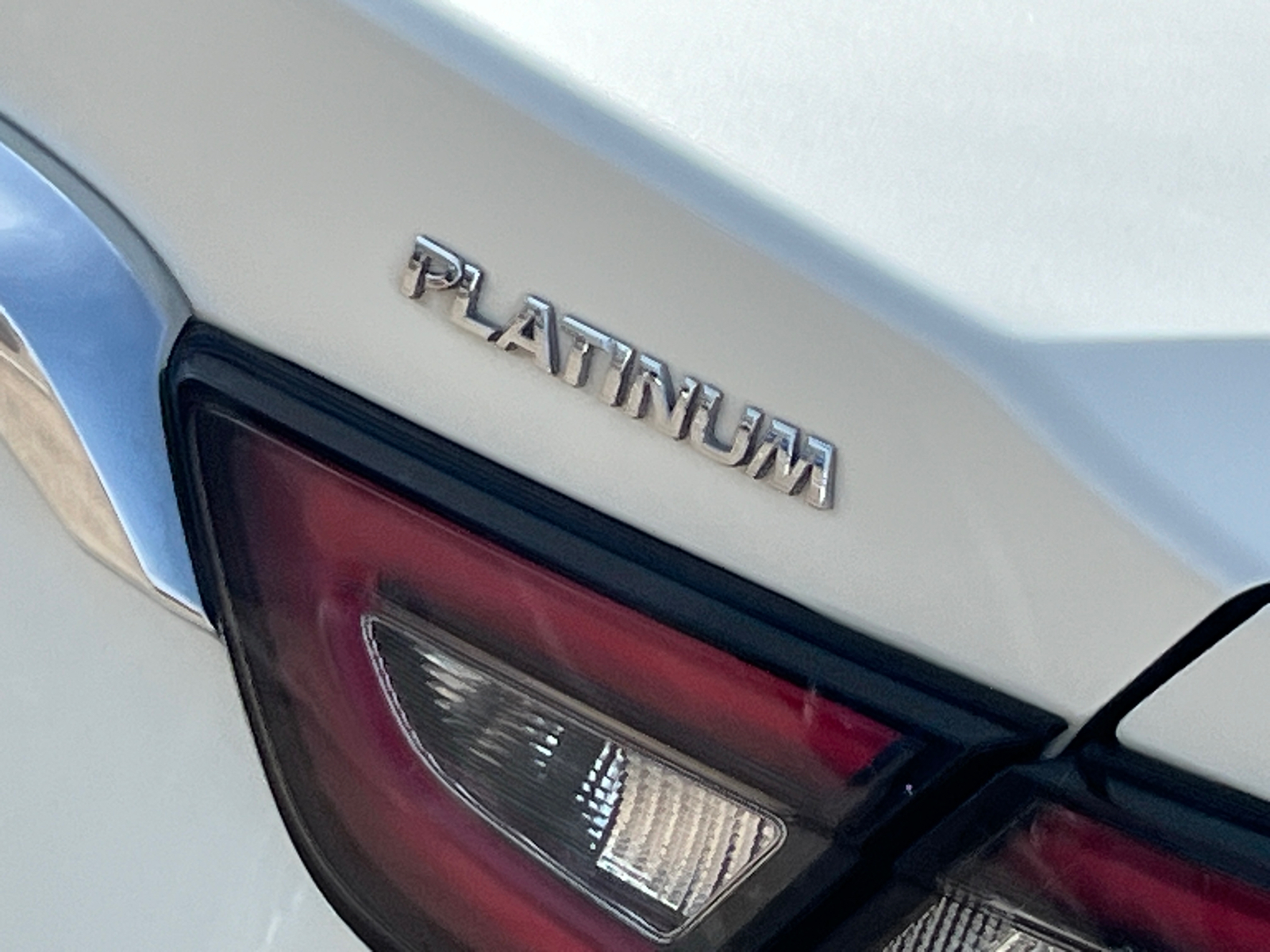 2019 Nissan Maxima Platinum 10