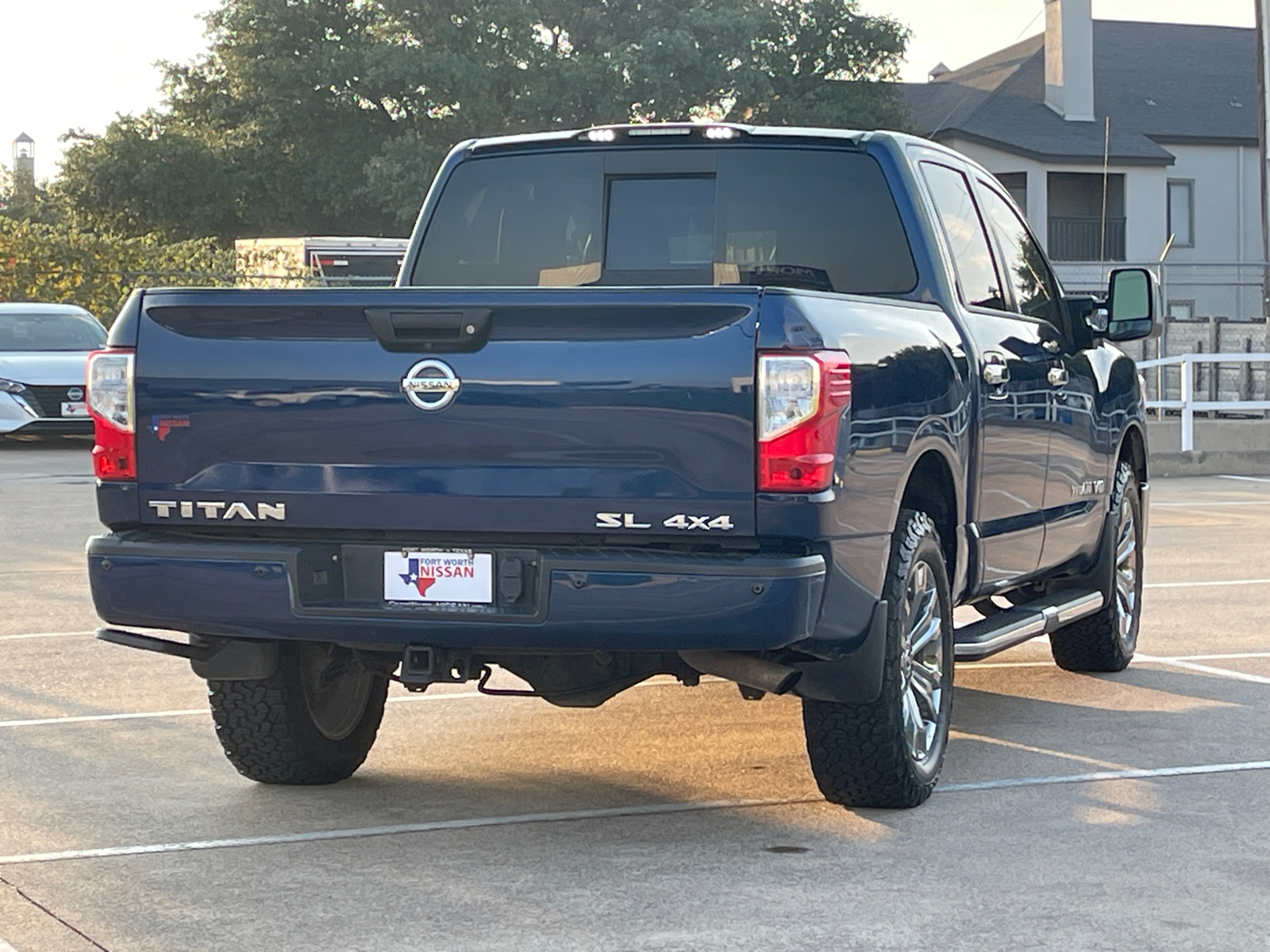 2019 Nissan Titan SL 8