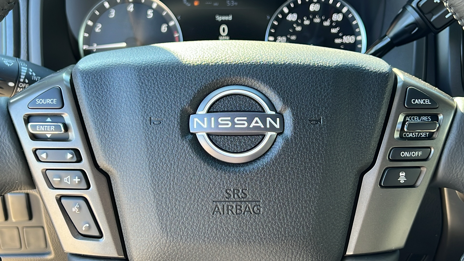 2024 Nissan Titan SV 27