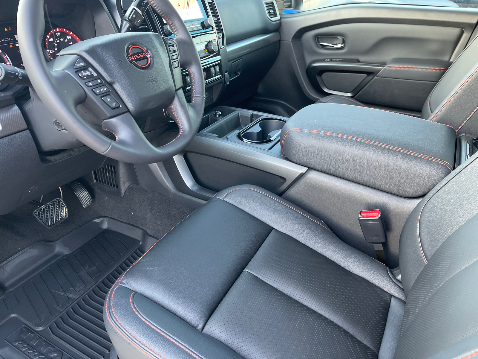 2024 Nissan Titan XD PRO-4X 24