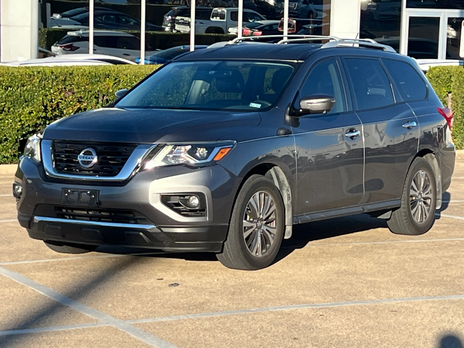 2018 Nissan Pathfinder SL 3