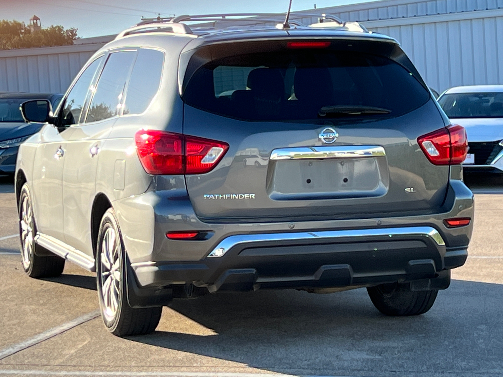 2018 Nissan Pathfinder SL 5