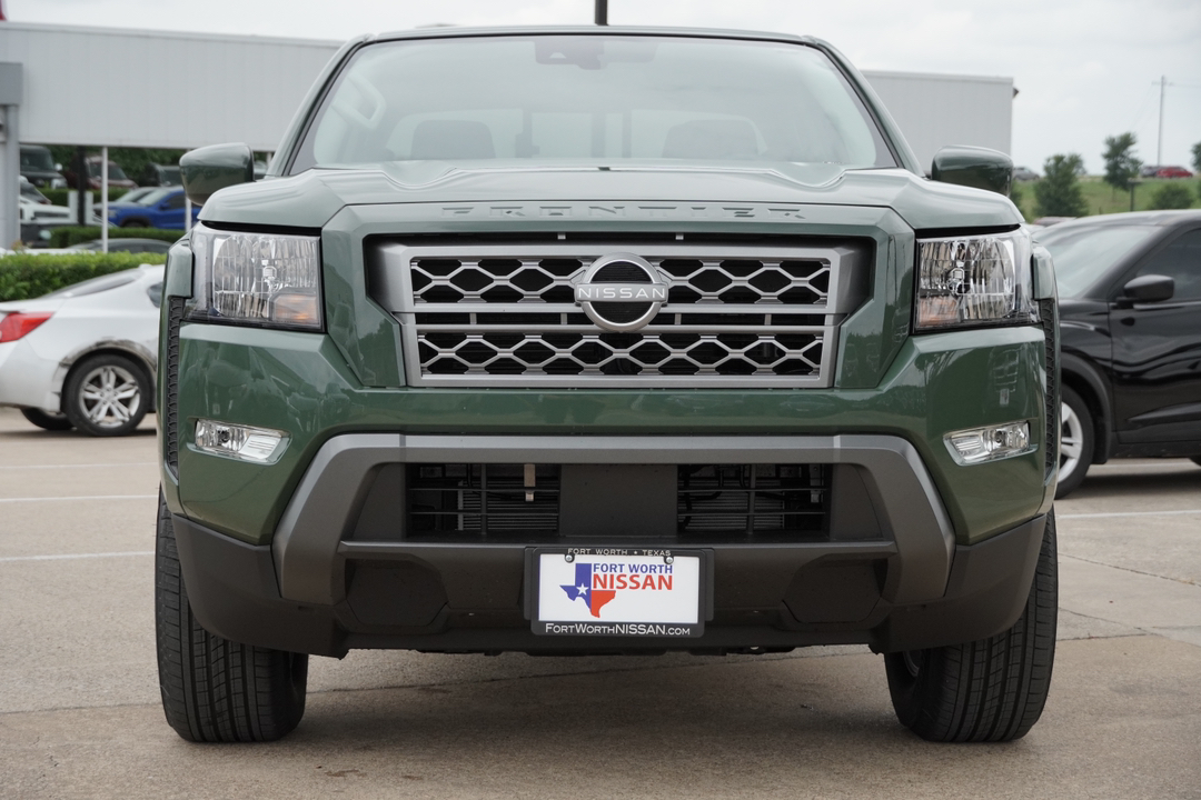 2024 Nissan Frontier SV 2