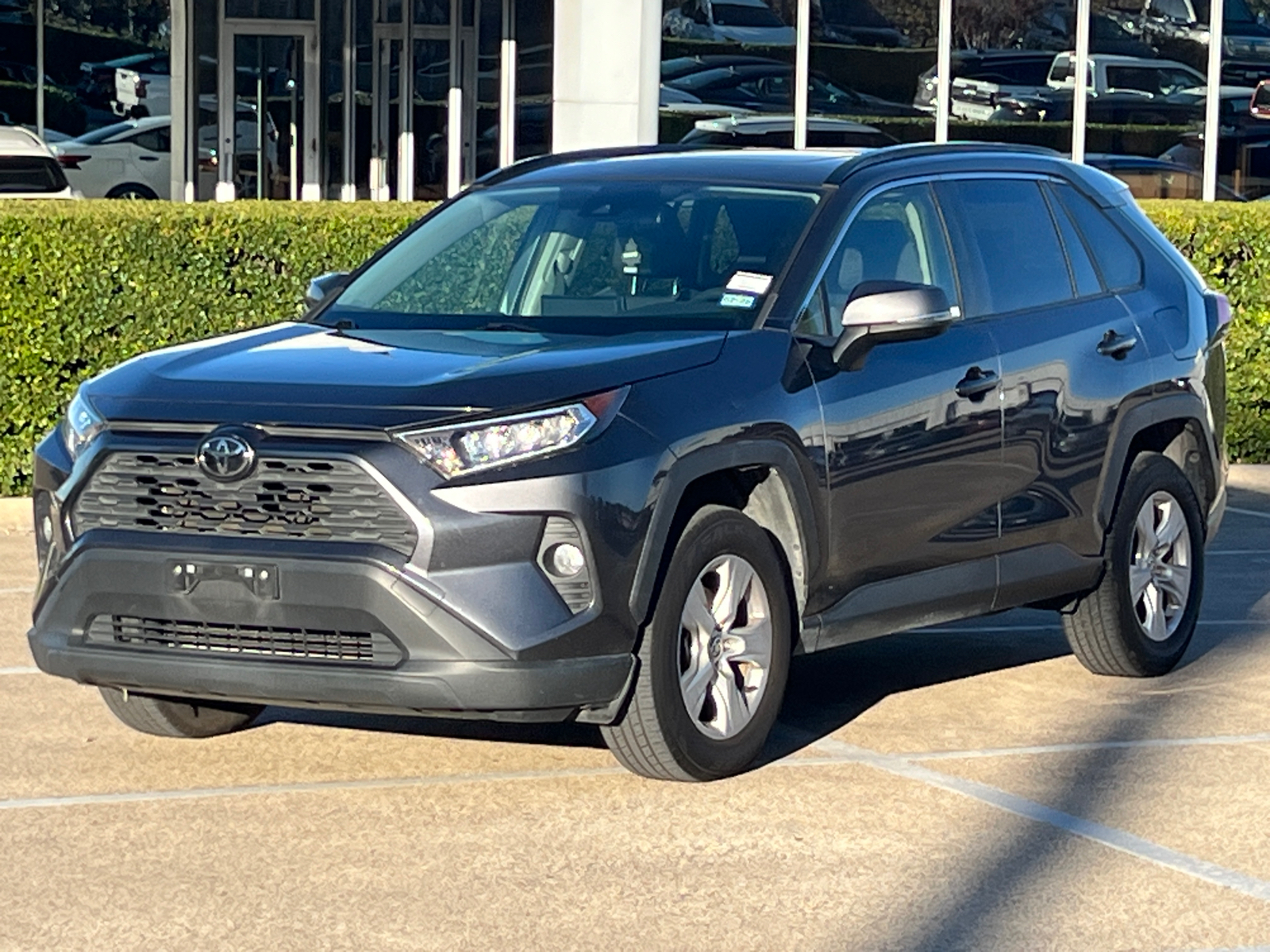 2020 Toyota RAV4 XLE 3