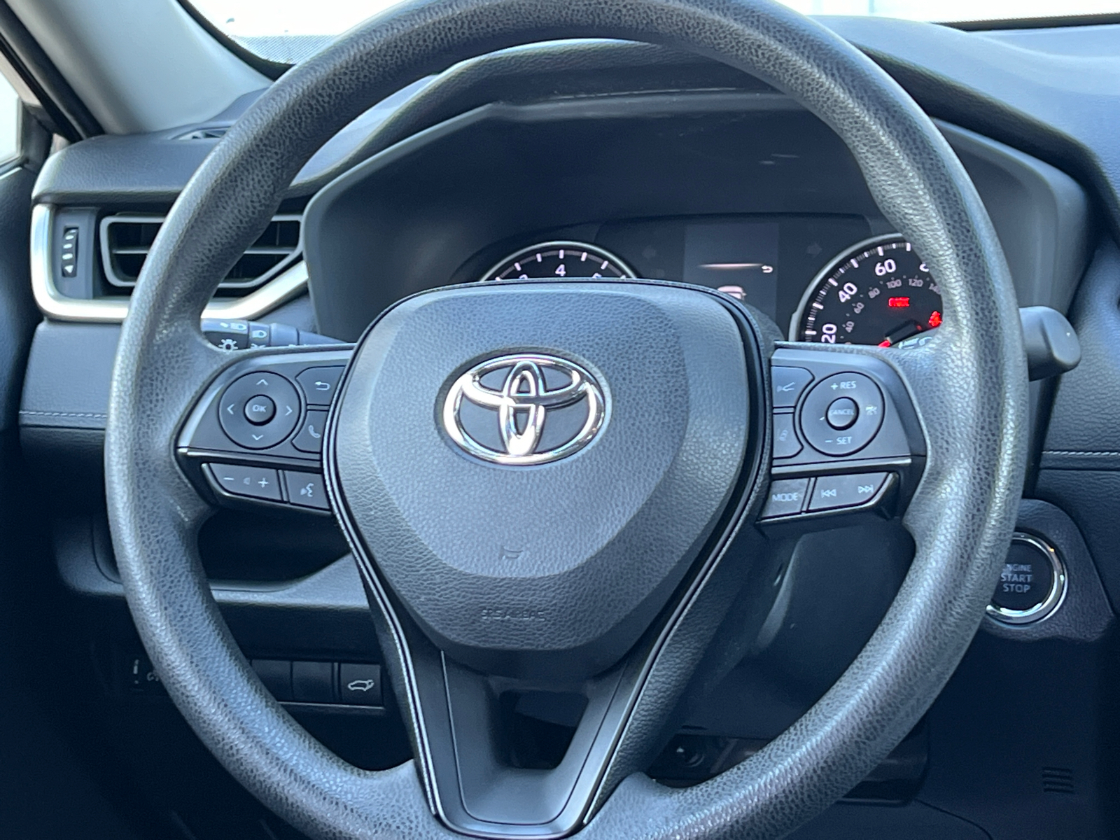 2020 Toyota RAV4 XLE 15