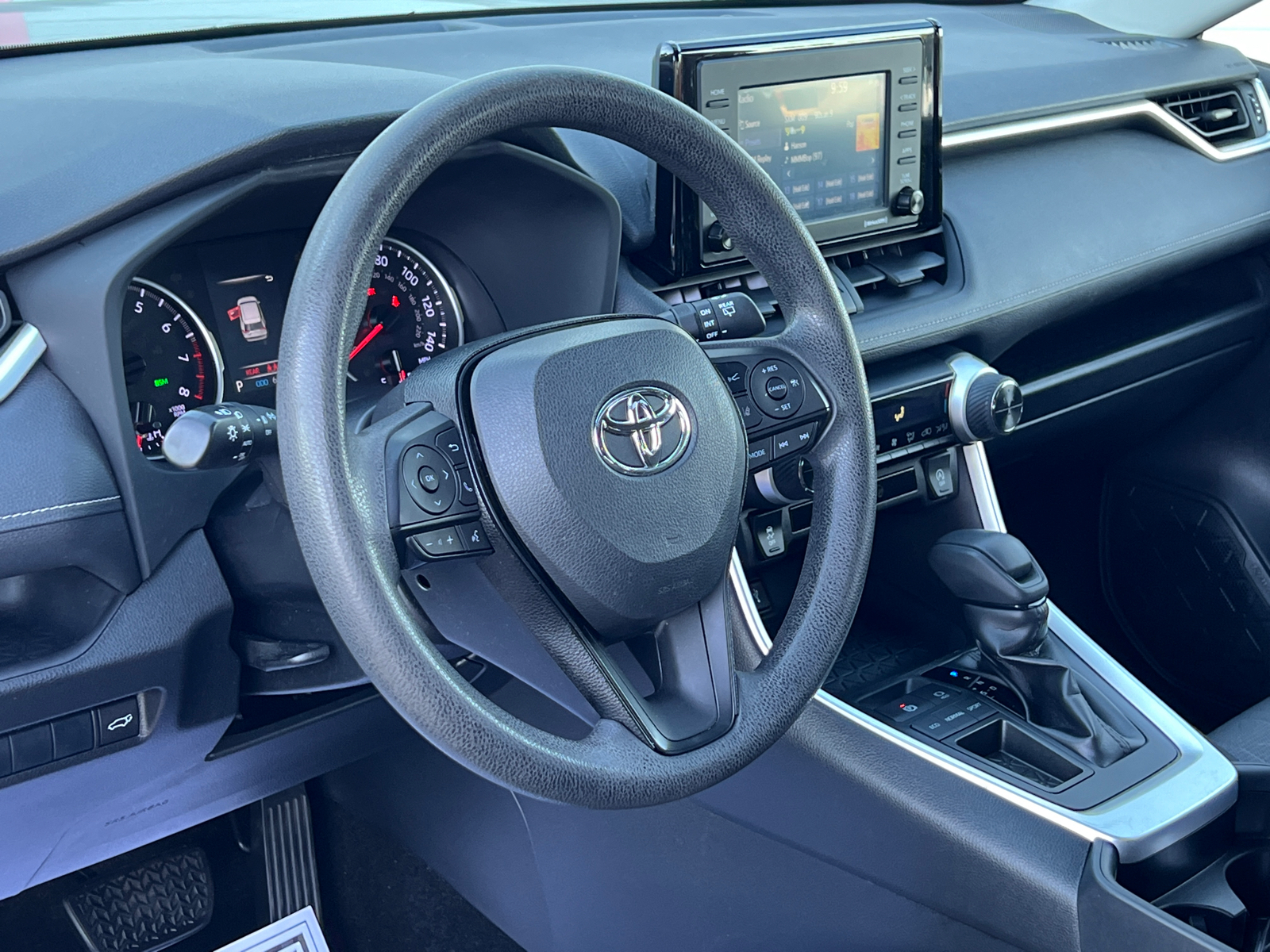 2020 Toyota RAV4 XLE 22