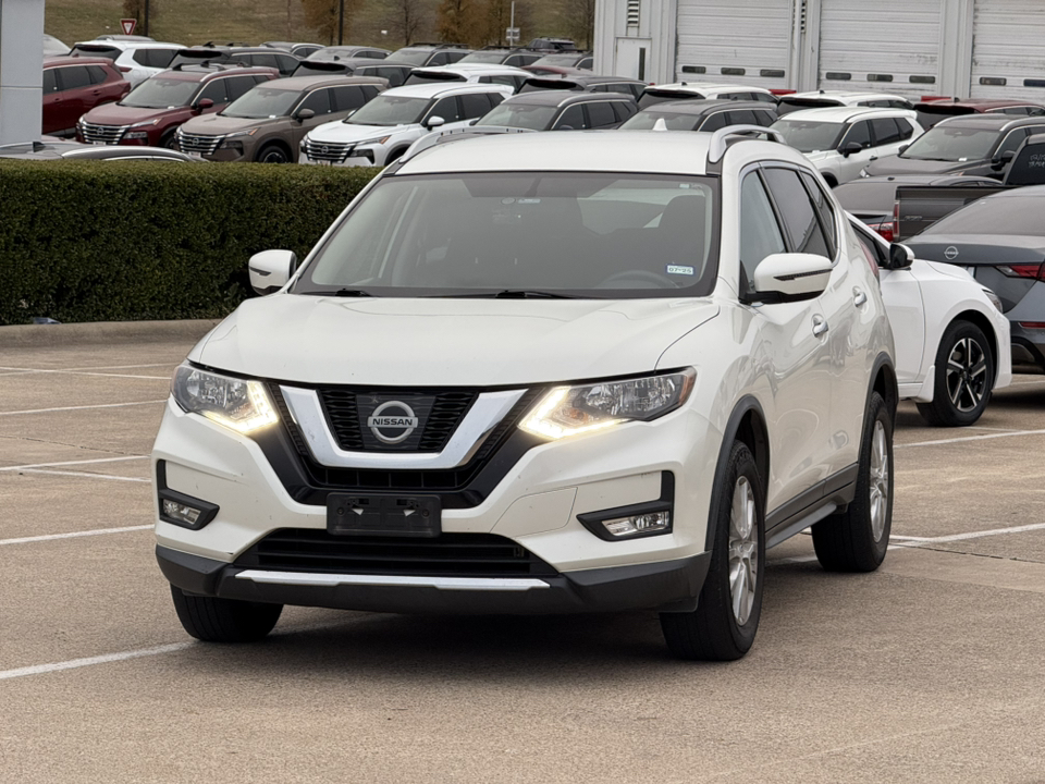 2017 Nissan Rogue SV 3