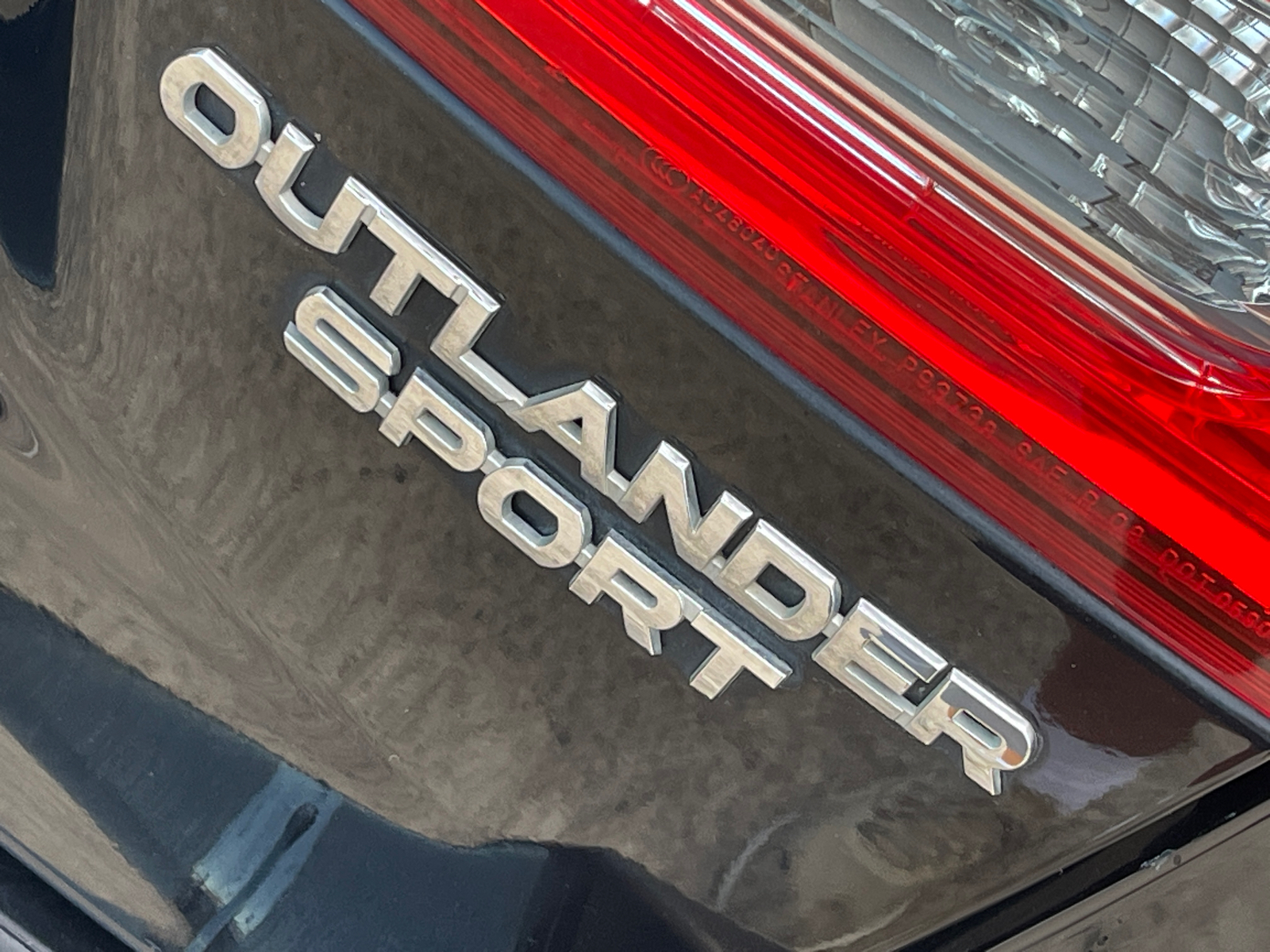 2019 Mitsubishi Outlander Sport 2.0 ES 9