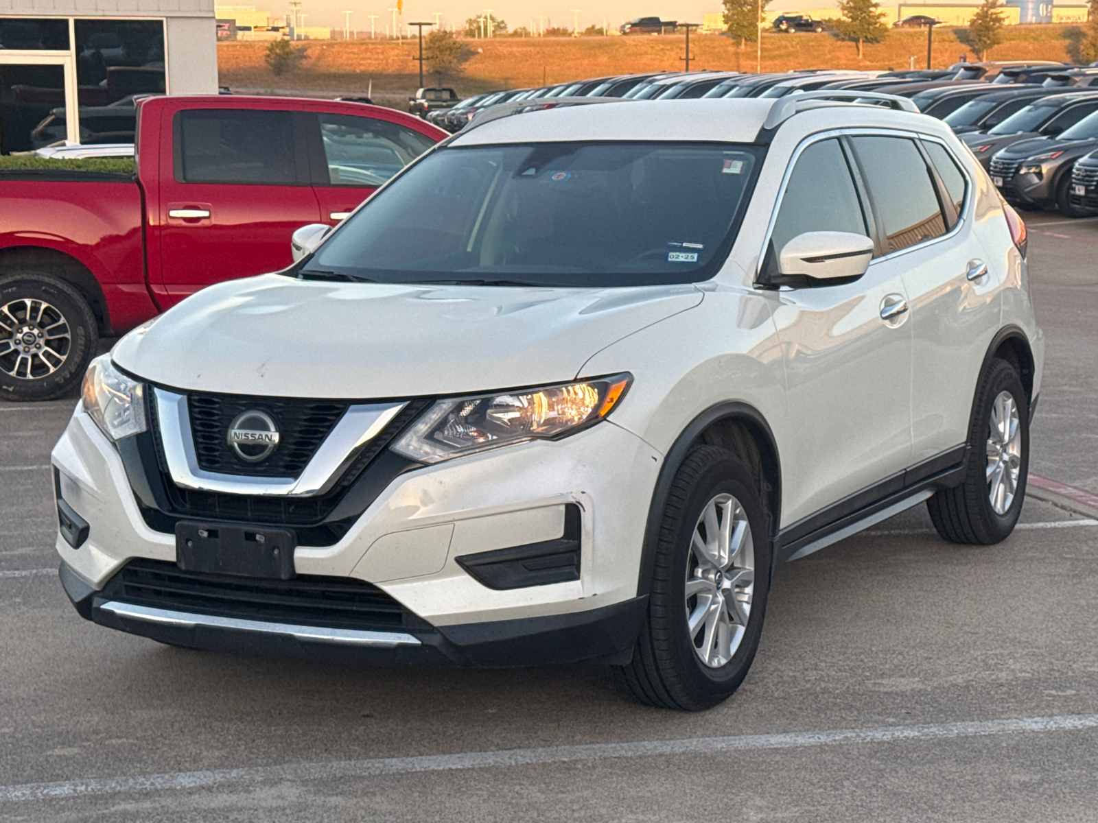 2019 Nissan Rogue SV 3