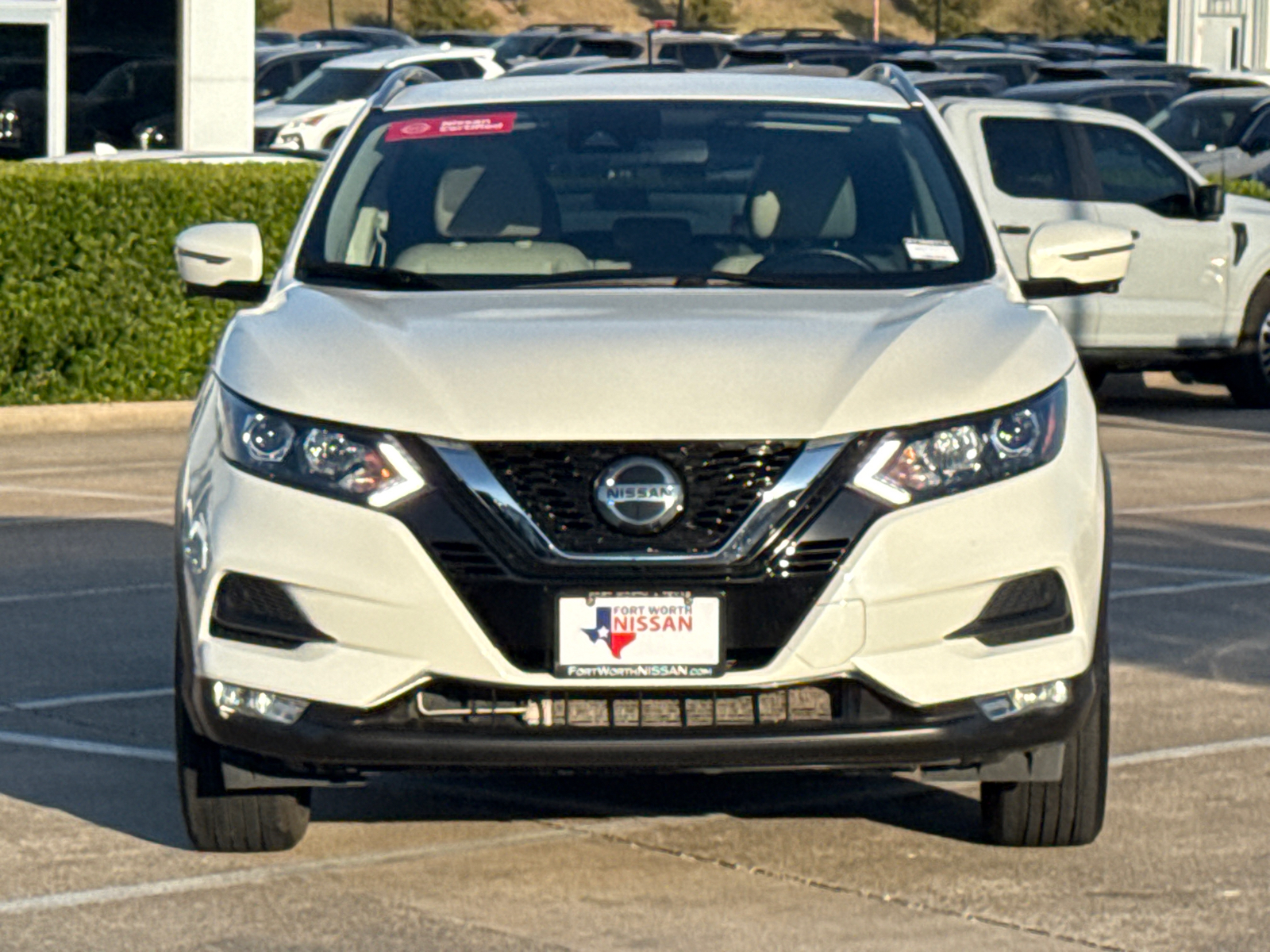 2022 Nissan Rogue Sport SV 2