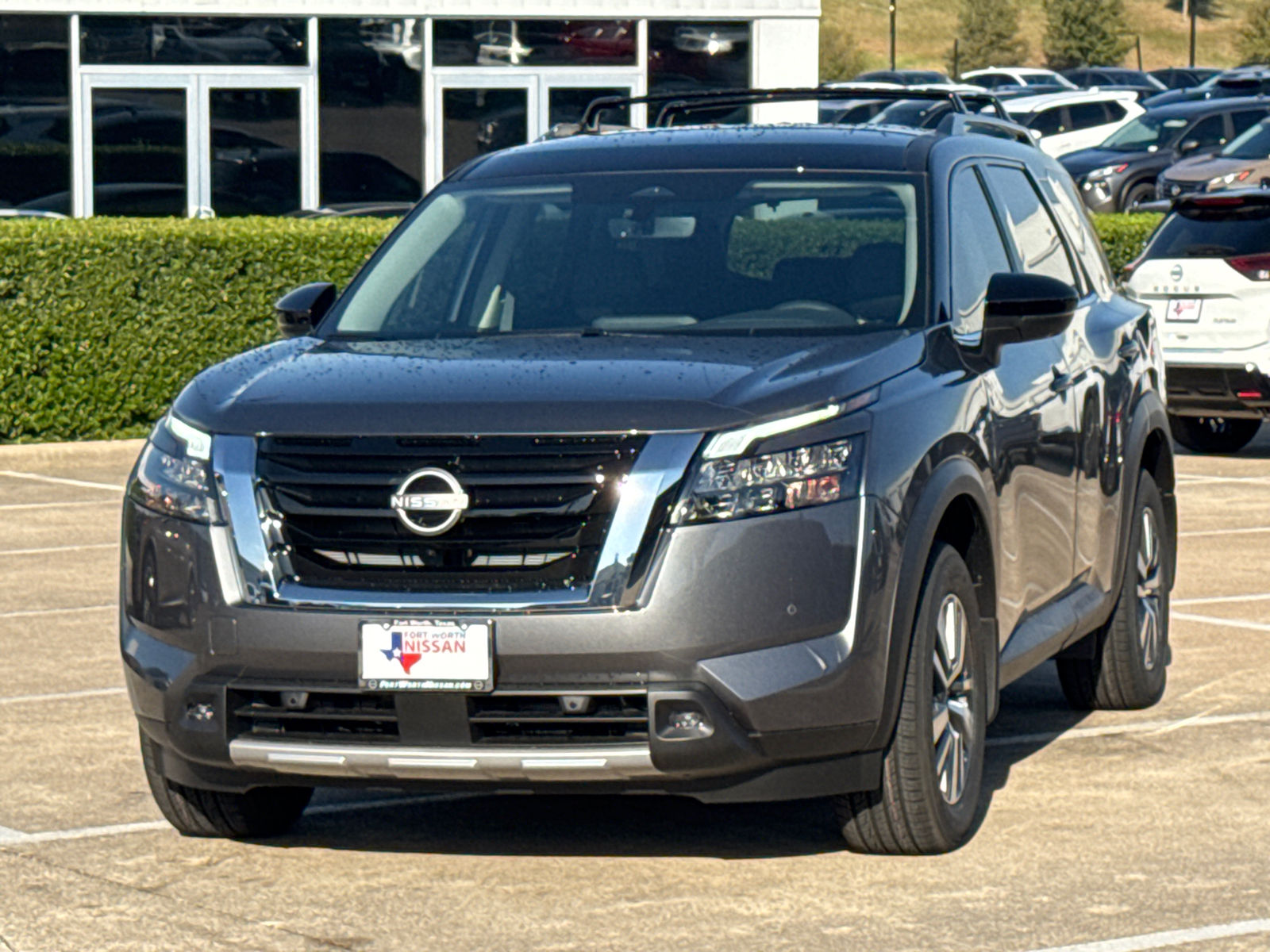 2025 Nissan Pathfinder SL 3